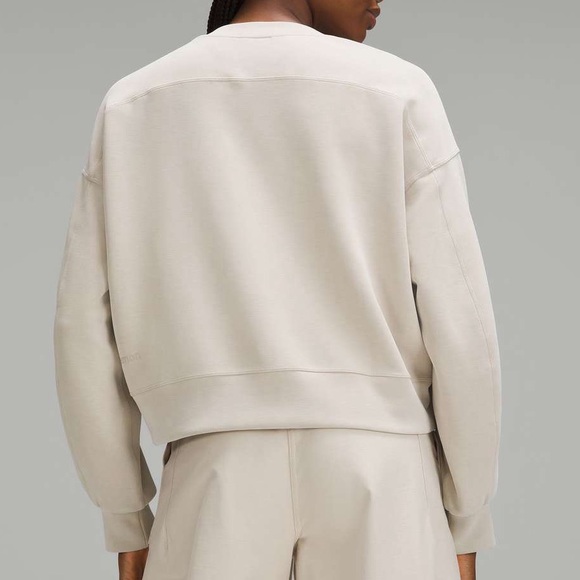 NWT - Lululemon softstreme perfectly oversized cropped crew - Size 6 - Picture 2 of 4